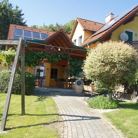 Riegler'S Buschenschank Fürstenfeld Exteriér fotografie
