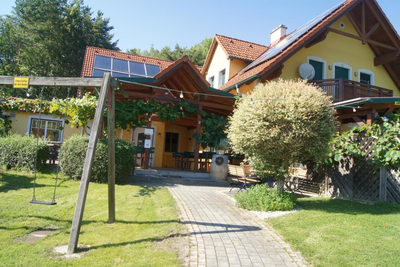 Riegler'S Buschenschank Fürstenfeld Exteriér fotografie